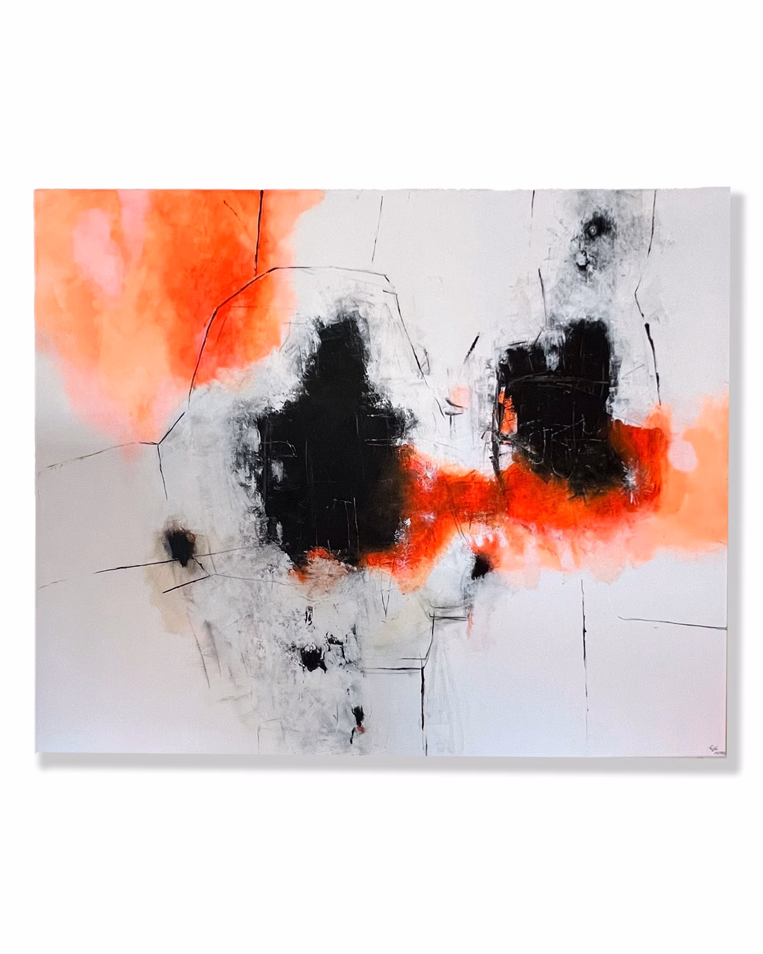 Blazing Quiet – Original abstraktes Acrylgemälde mit flammenden Neonorange und starken Kontrasten im Großformat von Christina Eva Walz