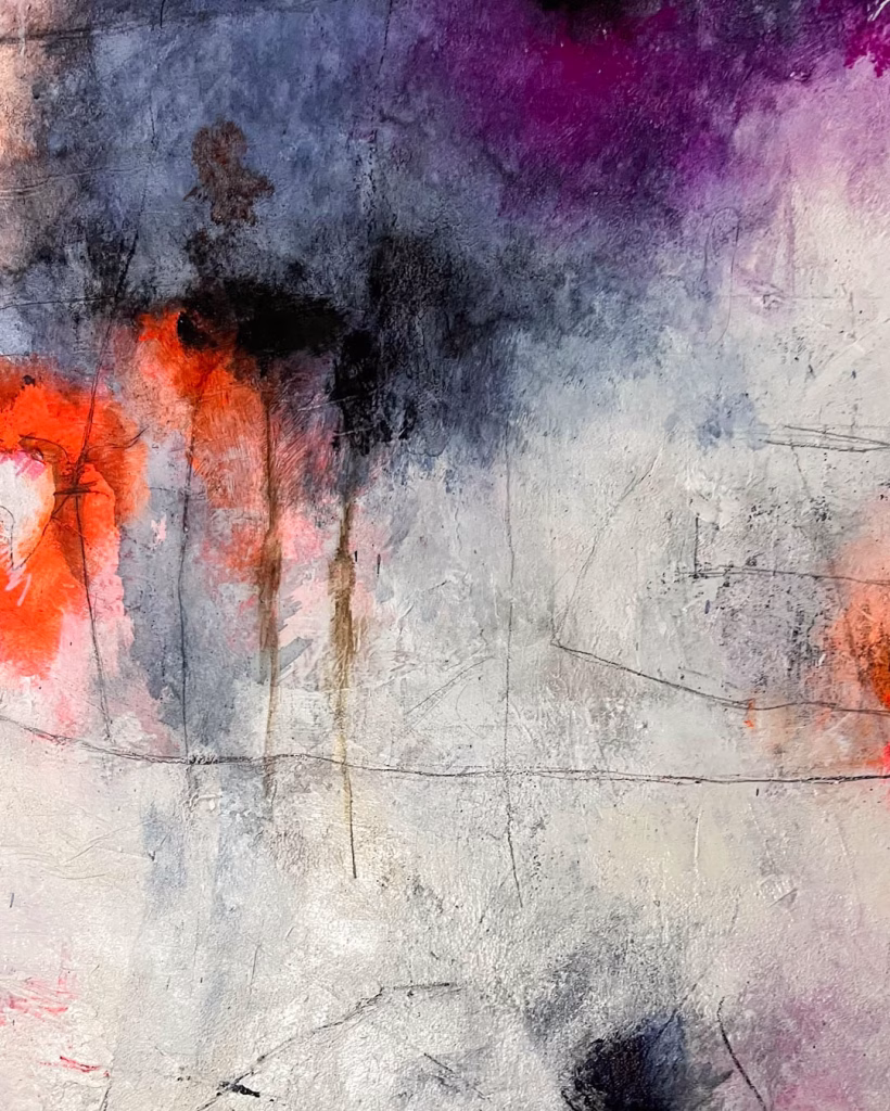 „Glowing Echoes“ Abstrakte Mixed-Media-Kunst von Christina Eva Walz, 80 x 100 x 4,5 cm