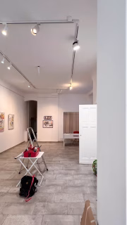 From studio to gallery. ✨
The walls are filling up, the final details are coming together — and on Friday, 28 August at 7 pm, NEUaufnahmen 2026 opens at GEDOK Berlin.
I’m very happy to be part of this exhibition as one of six newly admitted artists, presenting my work alongside Amelia Nin, Beate Brinkmann, Henriette Müller, Maku and Silke Thal.
Six different artistic voices, six individual perspectives — with a focus on painting, complemented by jewellery and textile art.
NEUaufnahmen 2026
📍 Galerie GEDOK Berlin
Suarezstraße 57, 14057 Berlin
28 August – 13 September 2026
🥂 Opening / Vernissage
Friday, 28 August 2026, 7 pm
Welcome by the GEDOK Berlin board
📖 Accompanying programme
Sunday, 30 August, 4 pm
Reading celebrating Ingeborg Bachmann’s 100th birthday
Jenna Schon: Ein Ort der Reflexionen & Mauerblümchen
✨ Finissage
Sunday, 13 September, 4 pm
Opening hours: Wed–Sun, 2–6 pm
Come join us for the opening on Friday — I’d love to see you there! 🥂
#GEDOKBerlin #NEUaufnahmen2026 #BerlinArt #ContemporaryArt #WomenInTheArts